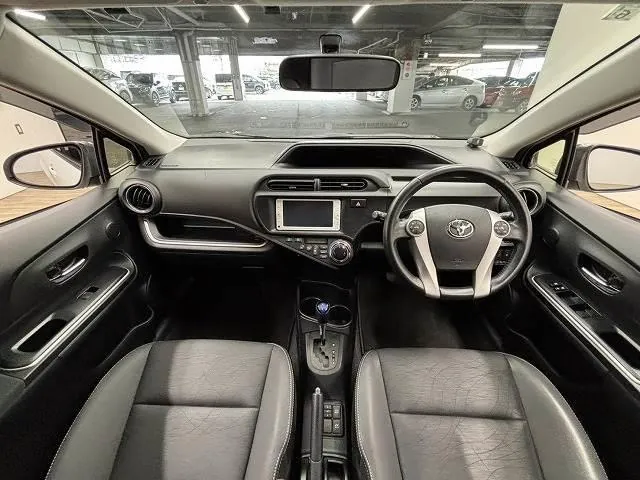 Toyota Aqua 2013 photo 2