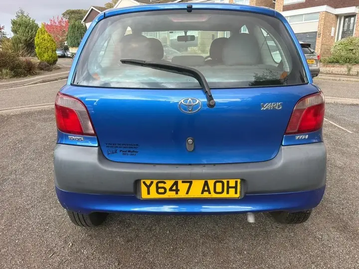 Toyota Yaris 2001 photo 3