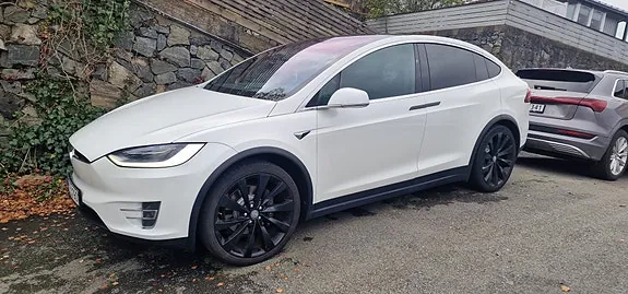 Tesla Model X 2018 photo 2