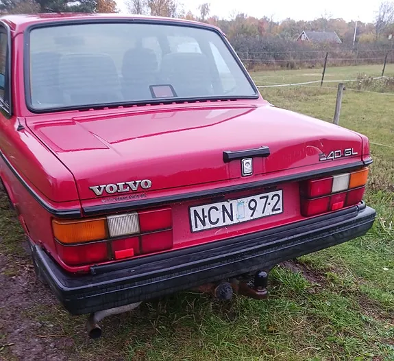 Volvo 240 1988 photo 4
