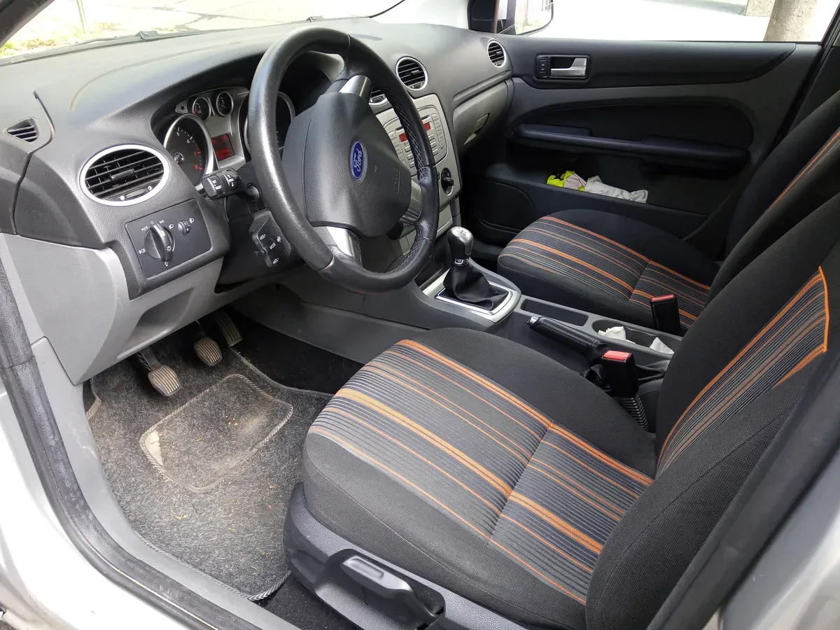 Ford Focus 2008 photo 2