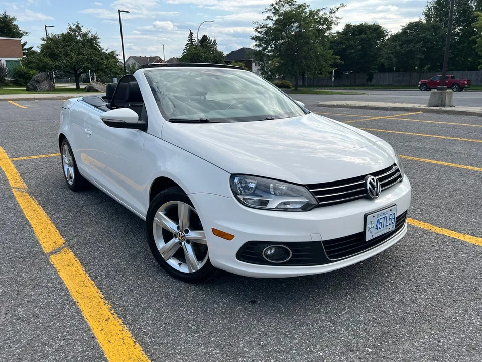 Volkswagen Eos 2012 photo 2