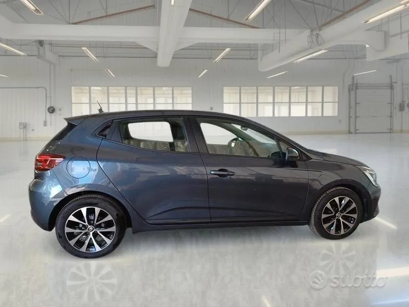 Renault Clio 2022 photo 3