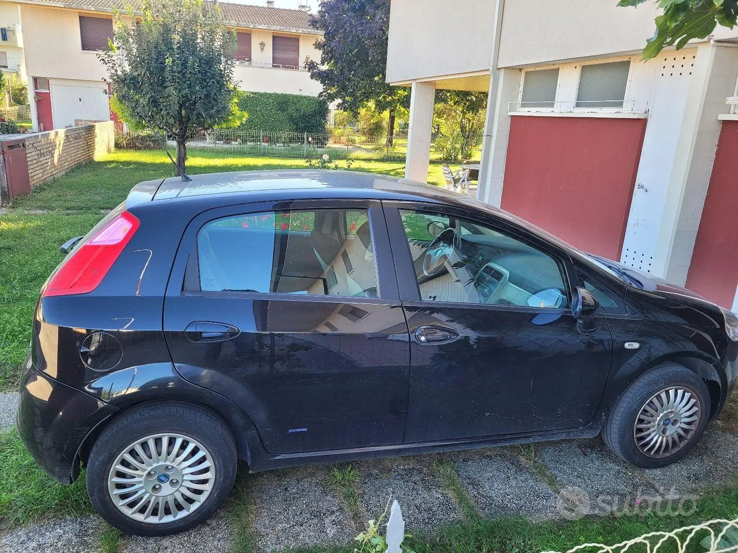 Fiat Grande Punto 2006 photo 2