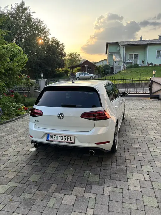Volkswagen Golf Gti 2017 photo 3