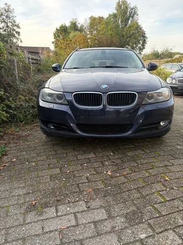 BMW 318I