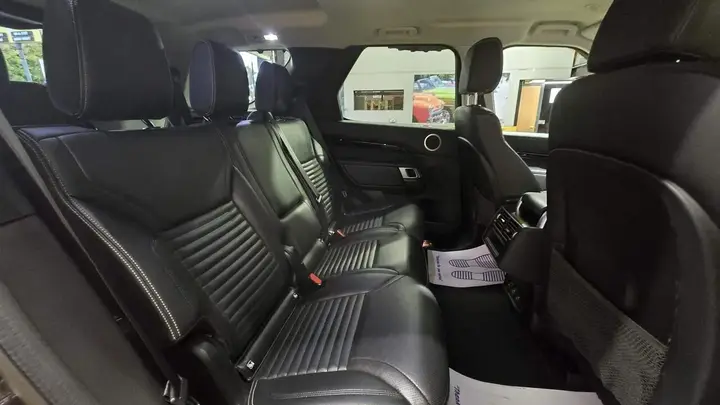 Land Rover Discovery 2022 photo 5
