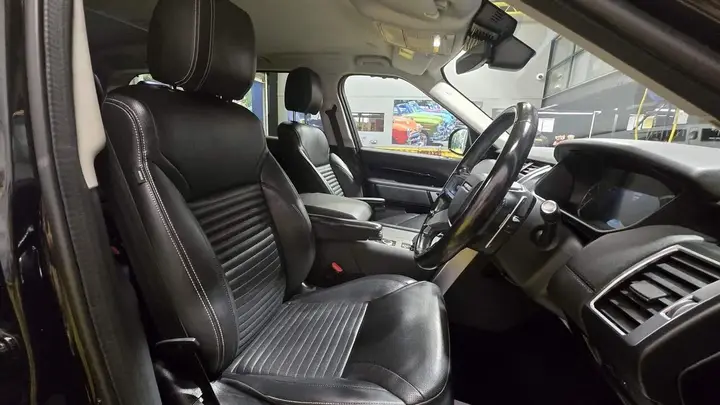 Land Rover Discovery 2022 photo 3