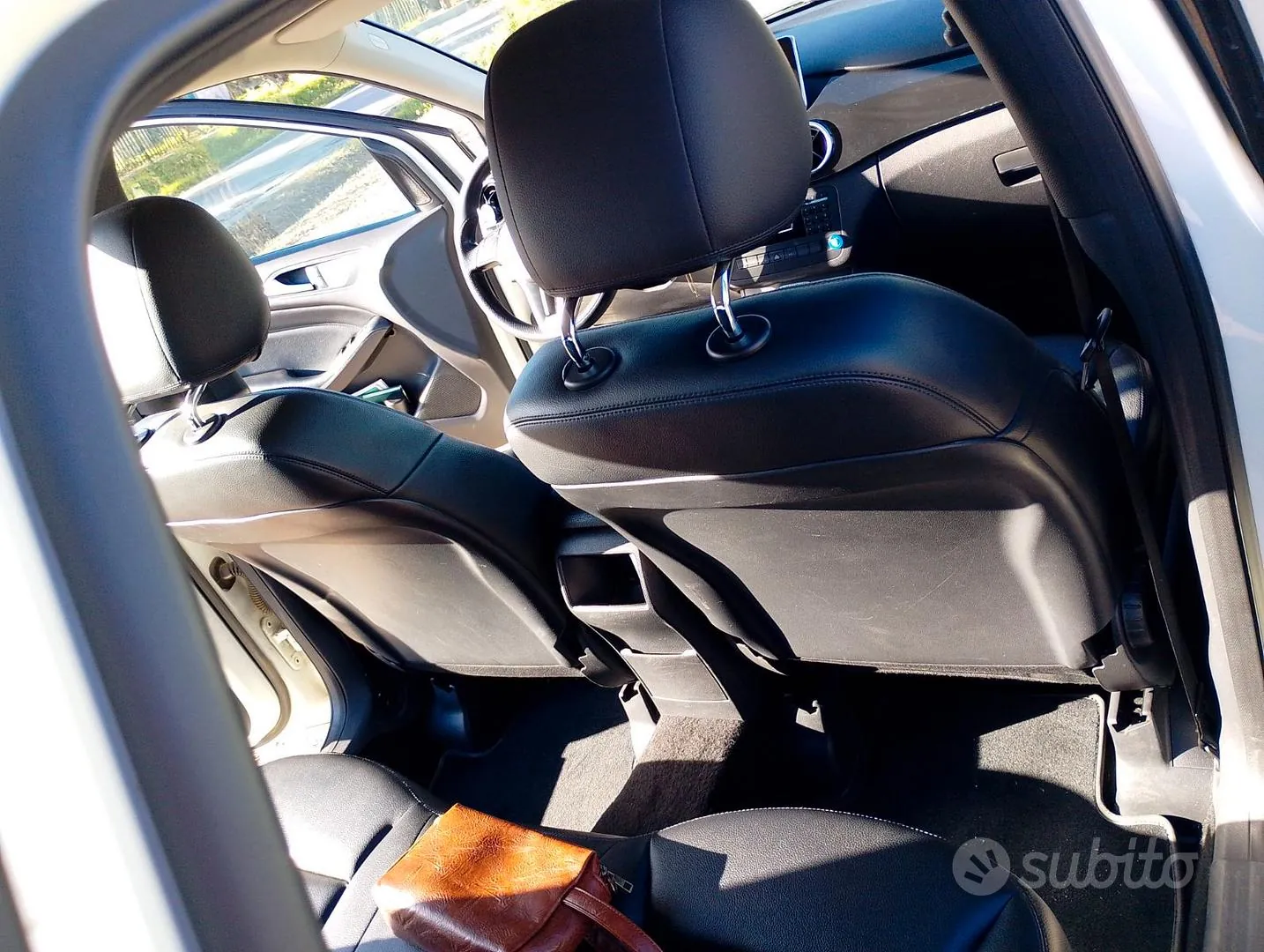 Mercedes-Benz B-Class 2012 photo 4