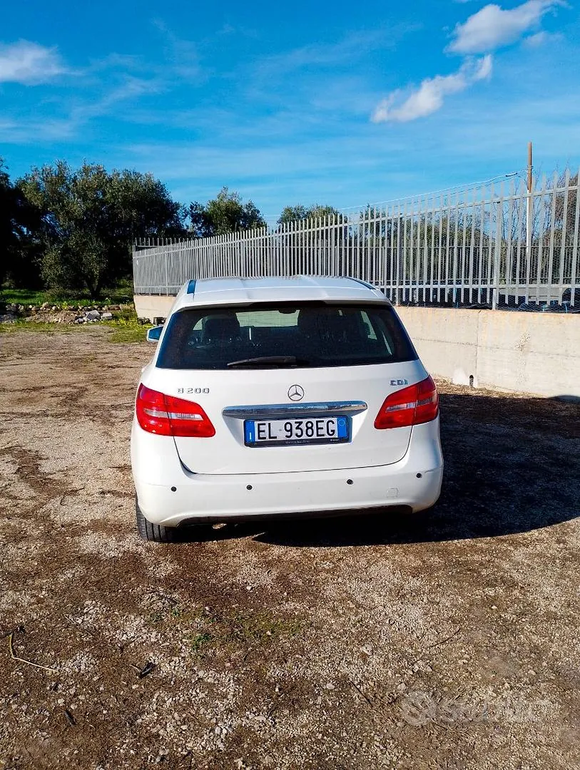 Mercedes-Benz B-Class 2012 photo 3