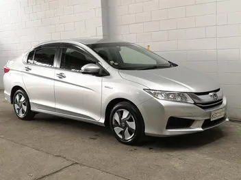 Honda Grace 2017 photo 2