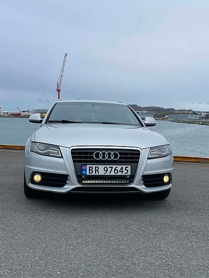 Audi A4 2009 photo 2