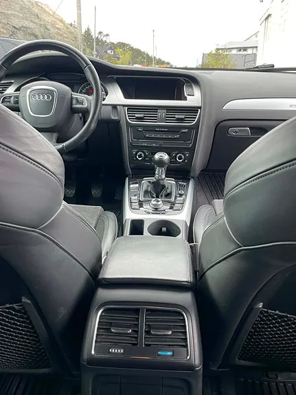Audi A4 2009 photo 5