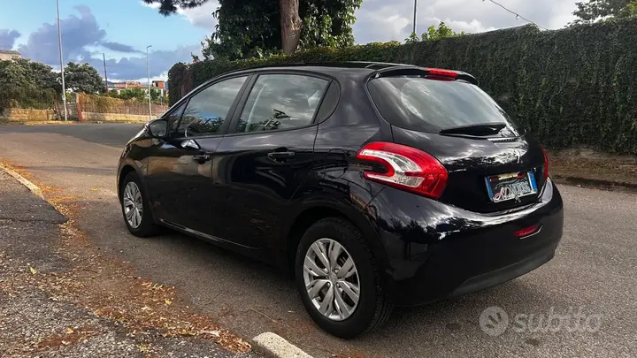 Peugeot 208 2015 photo 4