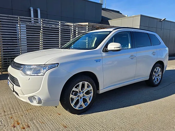 Mitsubishi Outlander 2014 photo 2