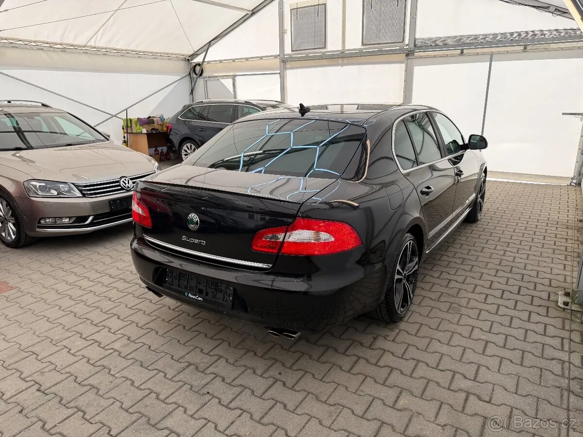 Skoda Superb 2011 photo 5