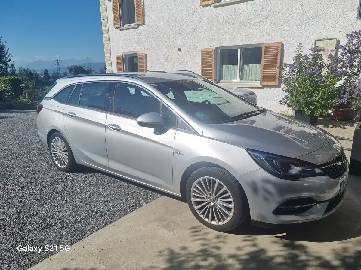 Opel Astra 2020 photo 2
