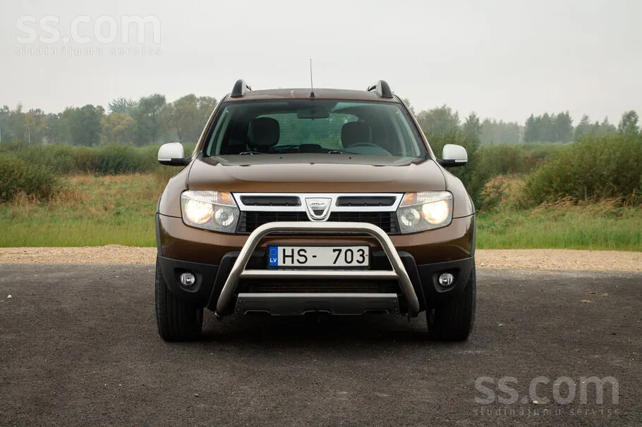 Dacia Duster 2011 photo 2