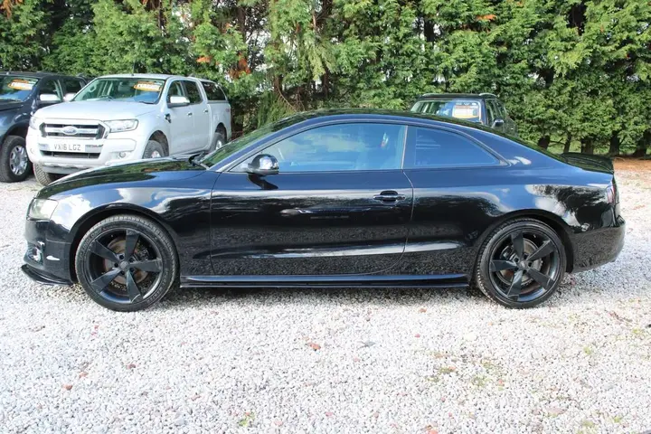 Audi A5 2011 photo 2
