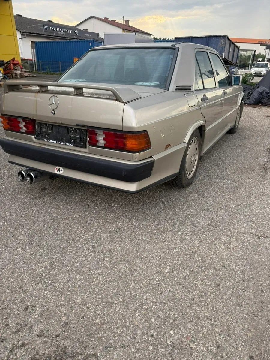 Mercedes-Benz 190 1984 photo 3