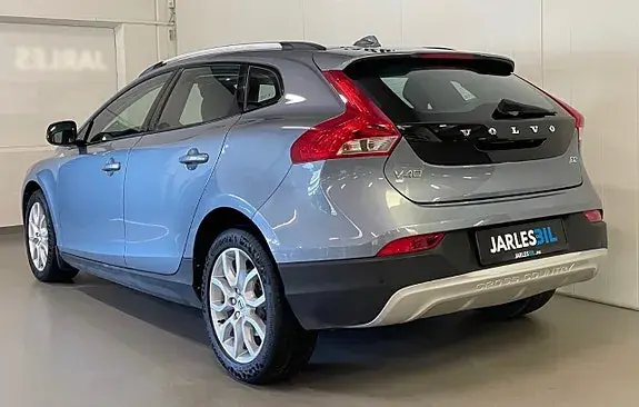 Volvo V40 Cross Country 2017 photo 2