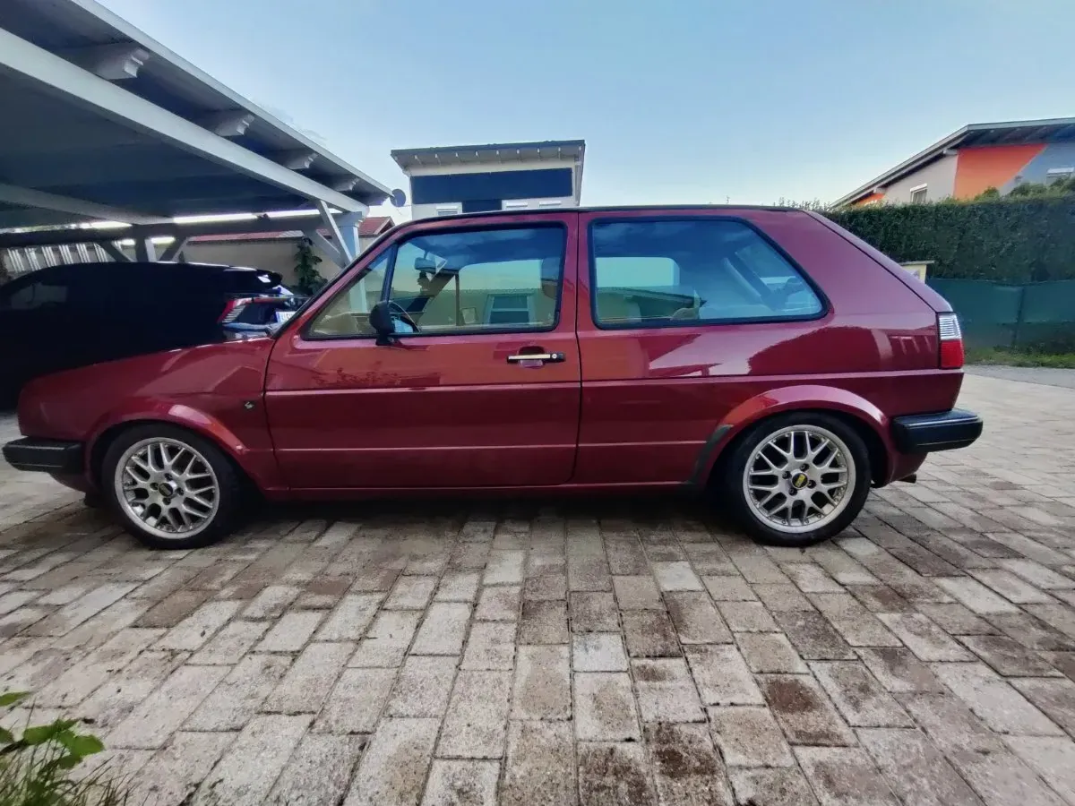 Volkswagen Golf 1985 photo 2