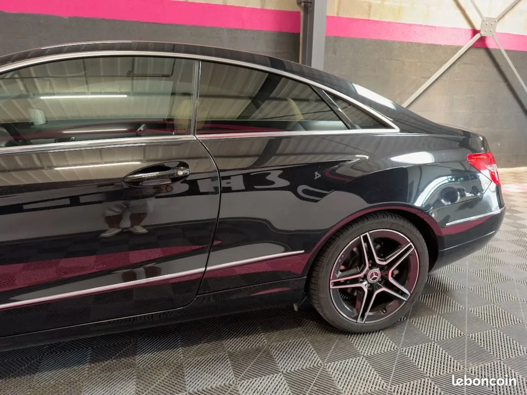 Mercedes-Benz E-Class 2012 photo 4