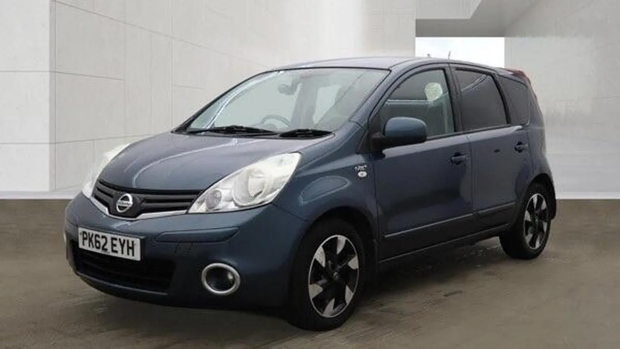 Nissan Note 2012 photo 4