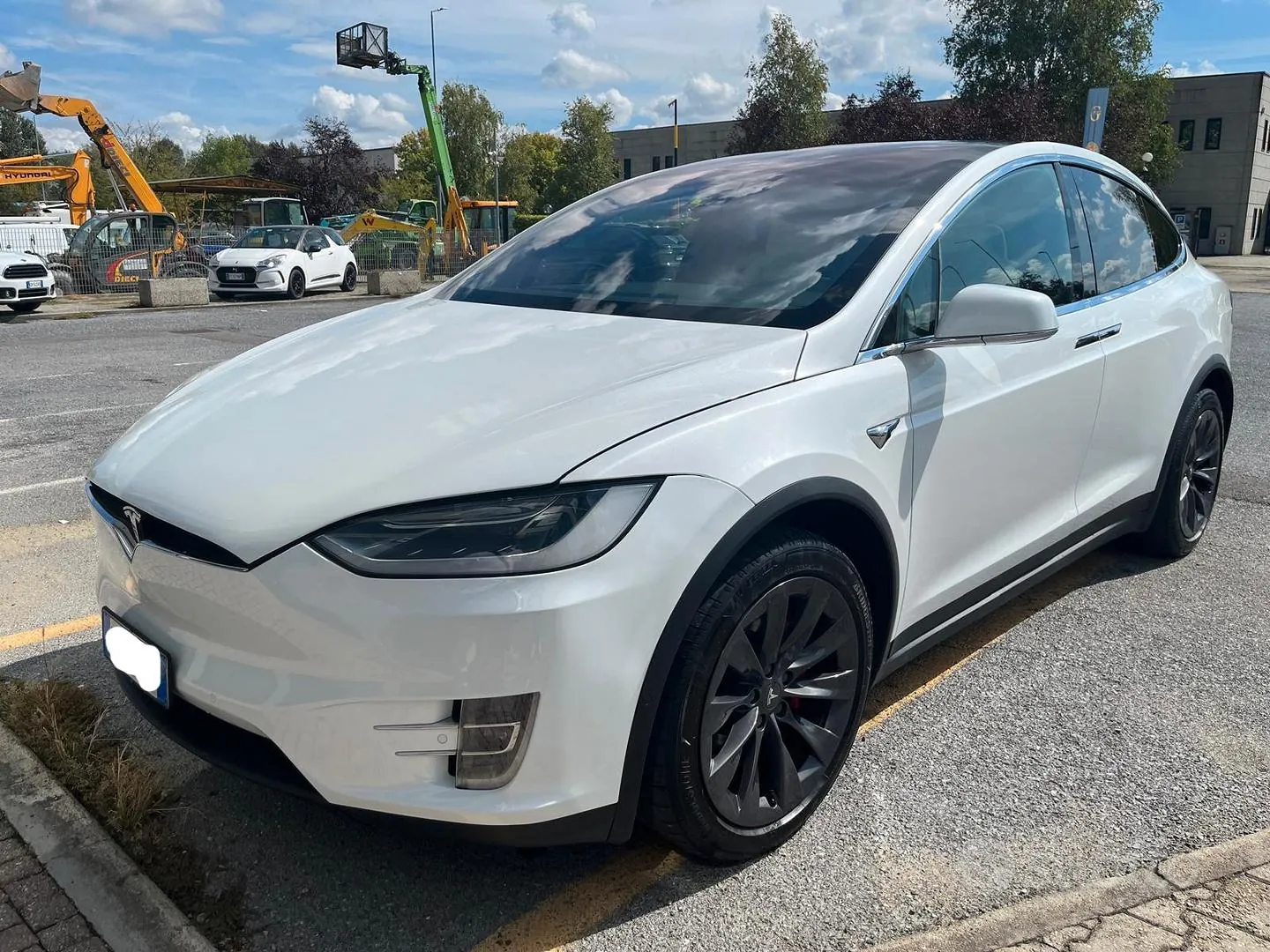 Tesla Model X 2018 photo 2