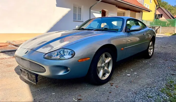 Jaguar Xk8 1997 photo 2