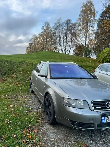 Audi A4 2004 photo 2