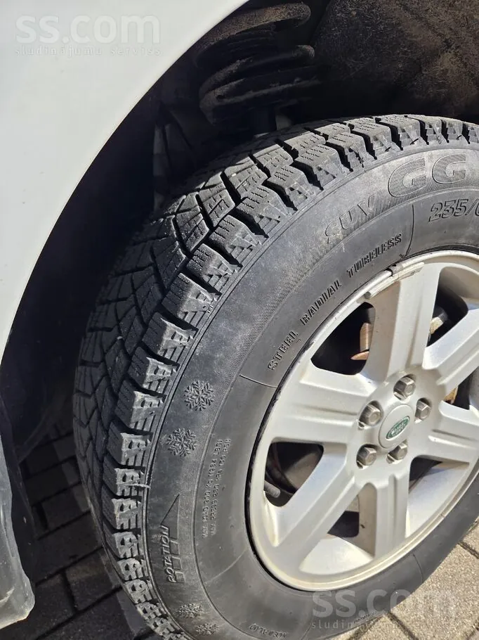 Land Rover Freelander 2011 photo 4