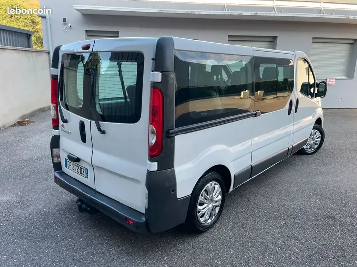 Renault Trafic 2007 photo 4