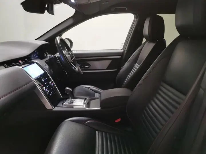 Land Rover Discovery Sport 2021 photo 4