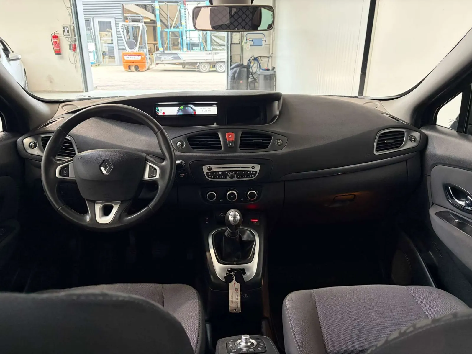 Renault Grand Scenic 2011 photo 3
