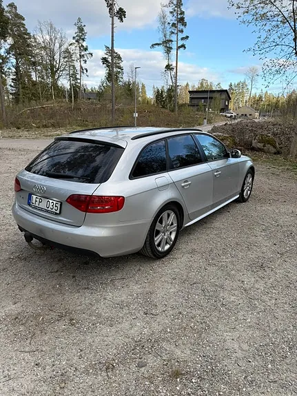 Audi A4 2011 photo 3