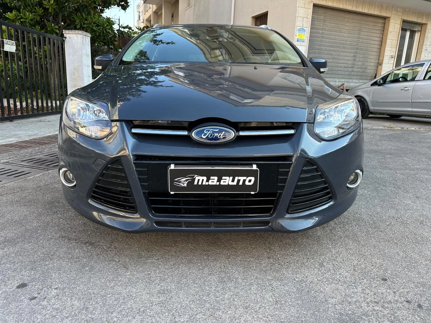 Ford Focus 2012 photo 2