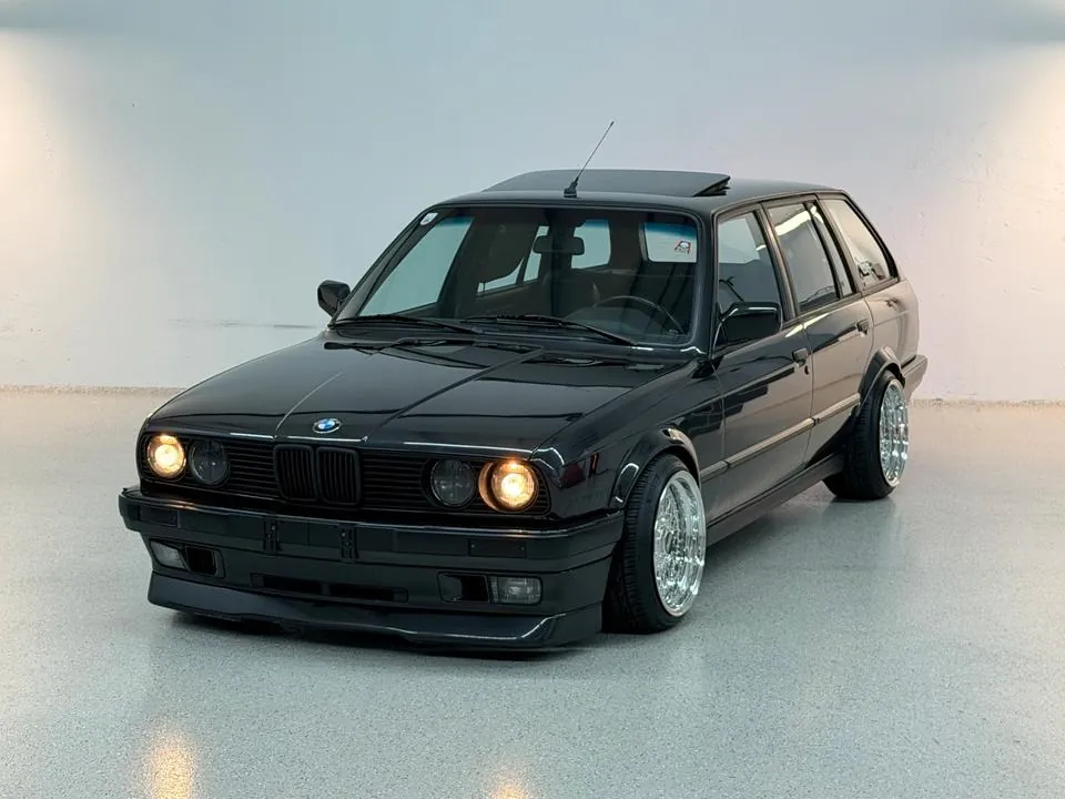 BMW E30