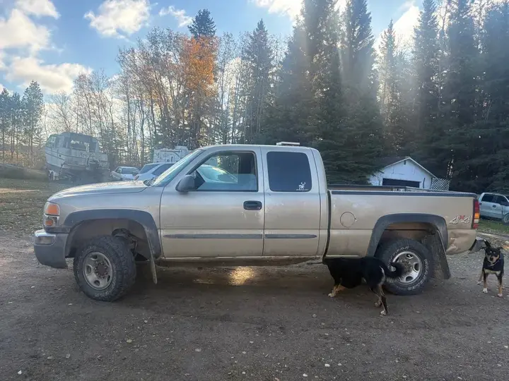 GMC Sierra 2500 2004 photo 2