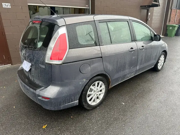 Mazda 5 2010 photo 4