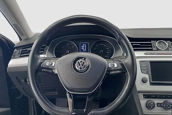 Volkswagen Passat 2015 photo 2