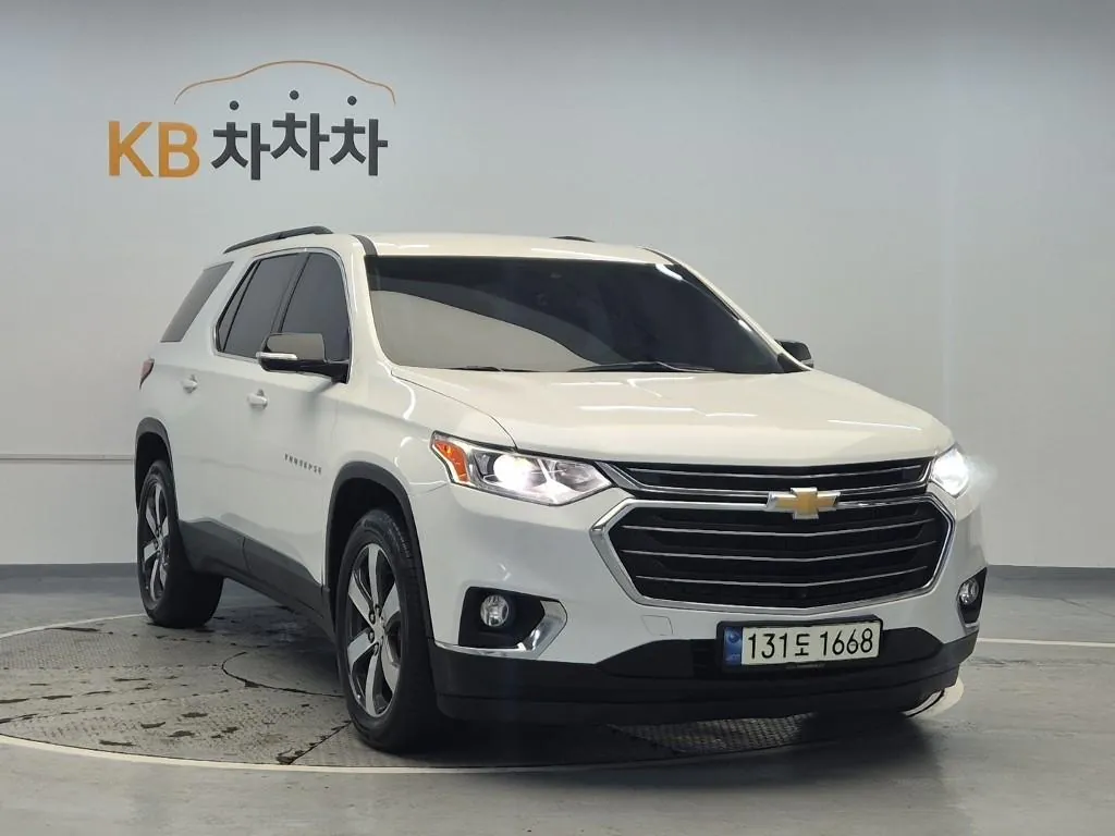 Chevrolet Traverse 2021 photo 4