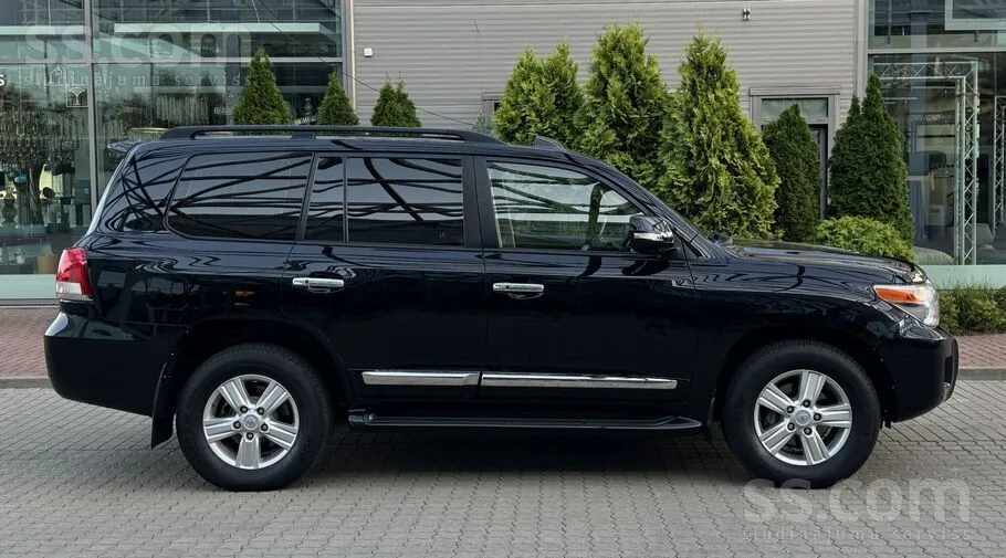 Toyota Land Cruiser 200 Vxr 2015 photo 5