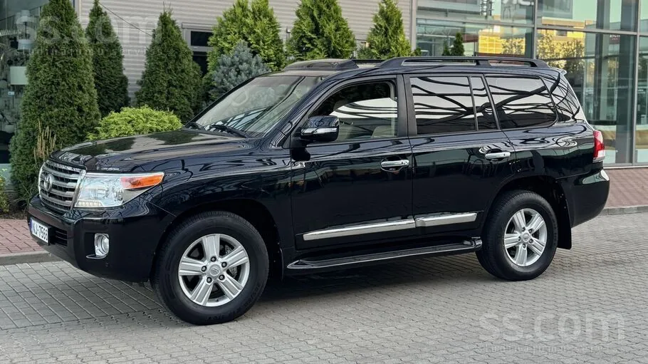 Toyota Land Cruiser 200 Vxr 2015 photo 3