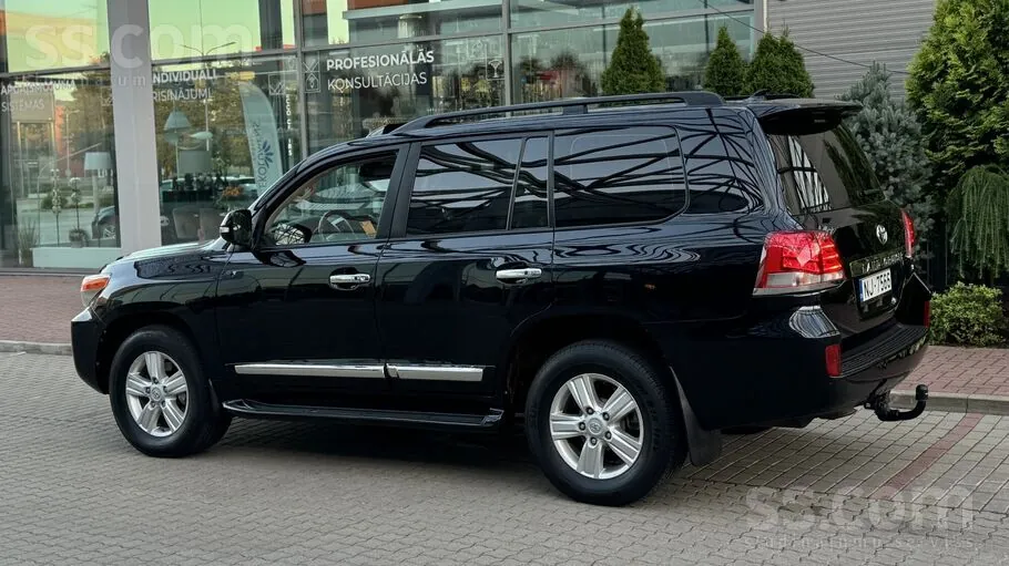 Toyota Land Cruiser 200 Vxr 2015 photo 4