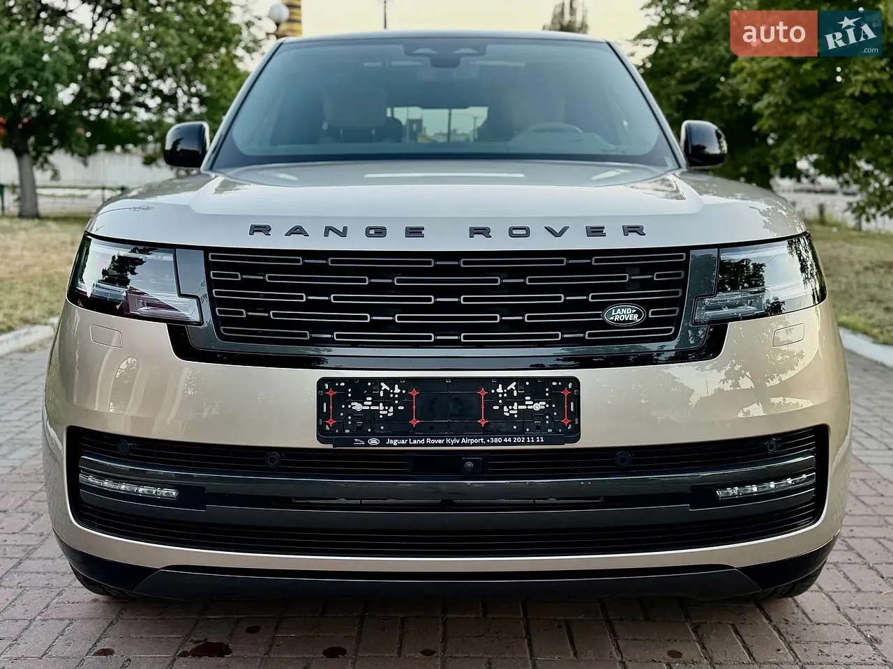 Land Rover Range Rover 2025 photo 2
