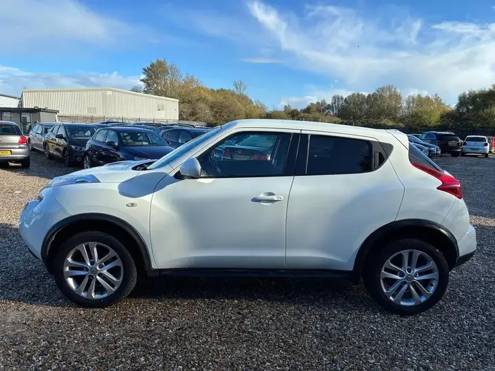 Nissan Juke 2010 photo 4