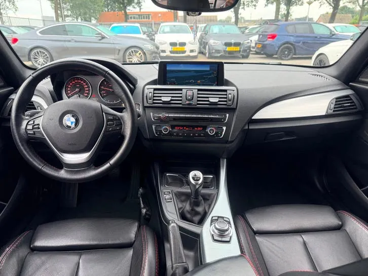 BMW 1 Series 2011 photo 2