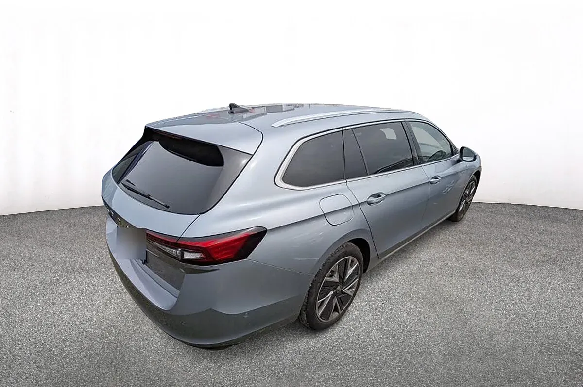 Skoda Superb 2025 photo 2