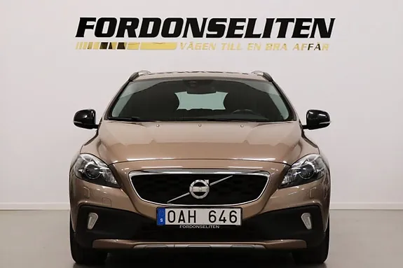 Volvo V40 Cross Country 2014 photo 2